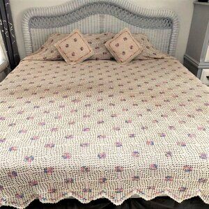 VTG King Set Hand Crocheted Exquisite Spread 6 Pc 2 Pillows, 2 Valances,1 Doily